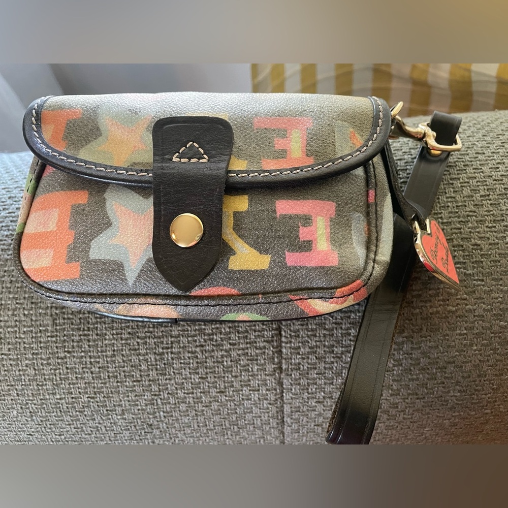 Dooney & Bourke flap wristlet rainbow logo with heart hang tag